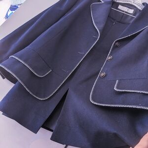 2pc Suit! TAHARI Jacket + Skirt